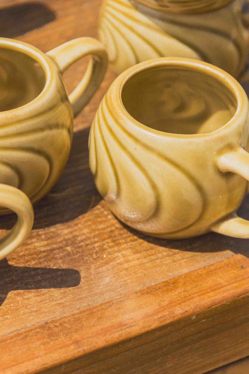 cafetiere-tasses-vintage-coquillage-Collection-ete-Eloge-Paris-Brocante-Boheme