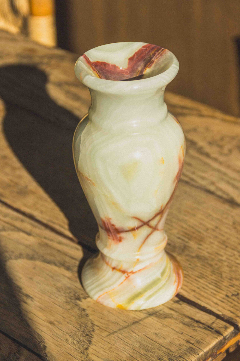 vase-albatre-marmi-Collection-automne-cosy-Eloge-Paris-Brocante-Boheme