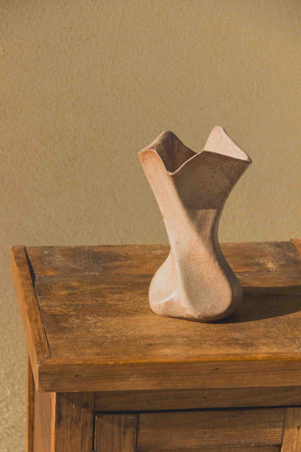 vase-gres-forme-singuliere-vintage-Collection-automne-Eloge-Paris-Brocante-Boheme