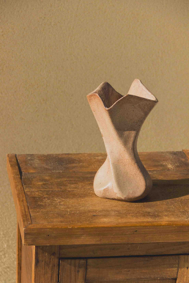 vase-gres-forme-singuliere-vintage-Collection-automne-Eloge-Paris-Brocante-Boheme