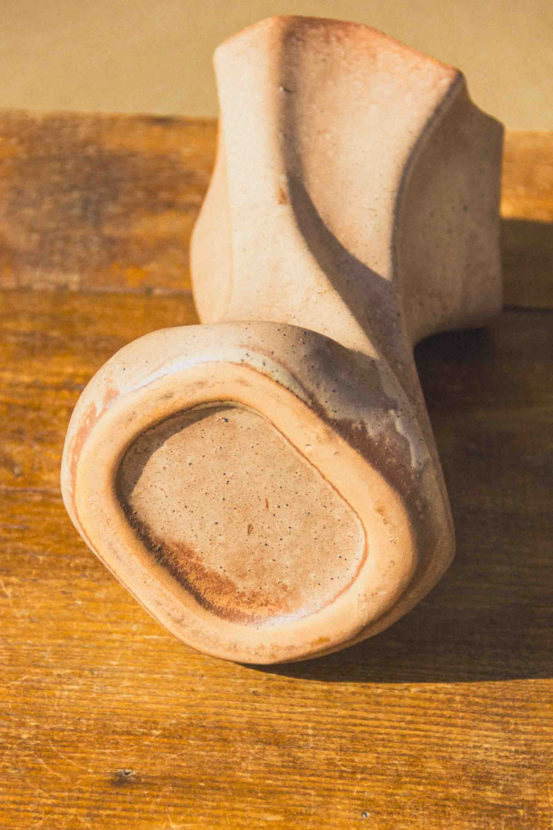 vase-gres-forme-singuliere-vintage-Collection-automne-Eloge-Paris-Brocante-Boheme