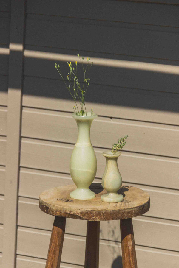 vases-albatre-beige-vintage-Collection-ete-Eloge-Paris-Brocante-Boheme