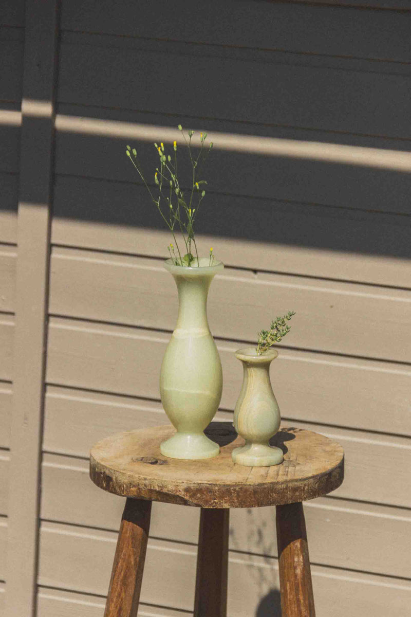 vases-albatre-beige-vintage-Collection-ete-Eloge-Paris-Brocante-Boheme