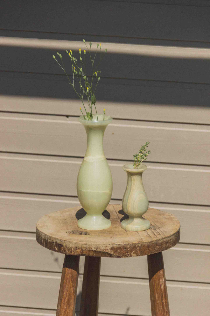 vases-albatre-beige-vintage-Collection-ete-Eloge-Paris-Brocante-Boheme