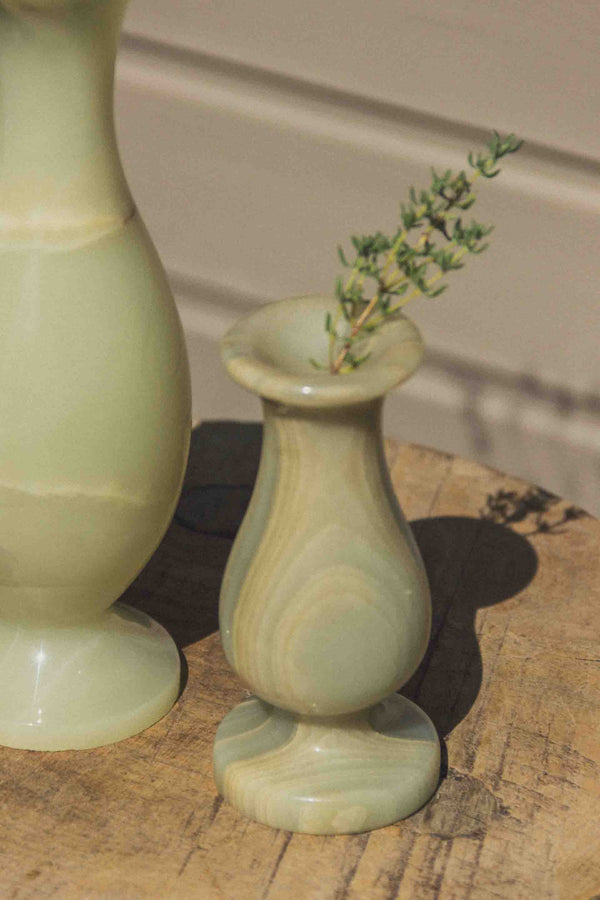 vases-albatre-beige-vintage-Collection-ete-Eloge-Paris-Brocante-Boheme