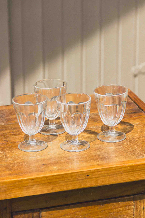 verre-vin-petit-pied-vintage-Collection-ete-Eloge-Paris-Brocante-Boheme