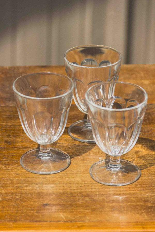 verre-vin-petit-pied-vintage-Collection-ete-Eloge-Paris-Brocante-Boheme