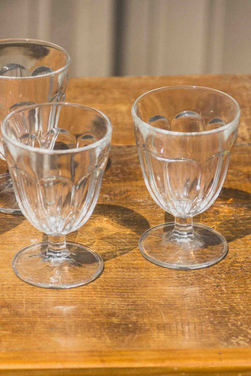 verre-vin-petit-pied-vintage-Collection-ete-Eloge-Paris-Brocante-Boheme