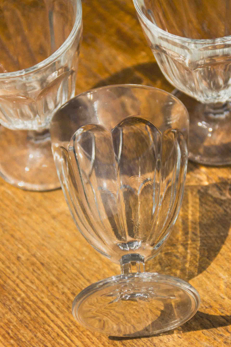 verre-vin-petit-pied-vintage-Collection-ete-Eloge-Paris-Brocante-Boheme