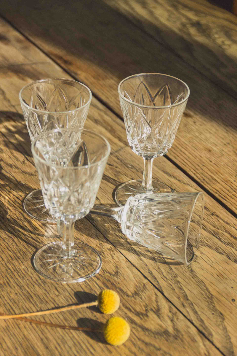 verres-vin-ciseles-vintage-Collection-ete-Eloge-Paris-Brocante-Boheme