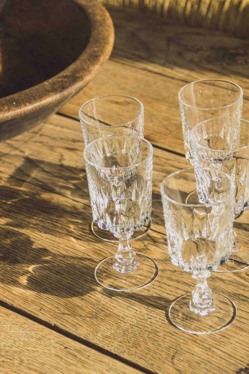 verres-vin-cristal-droit-vintage-Collection-ete-indien-Eloge-Paris-Brocante-Boheme